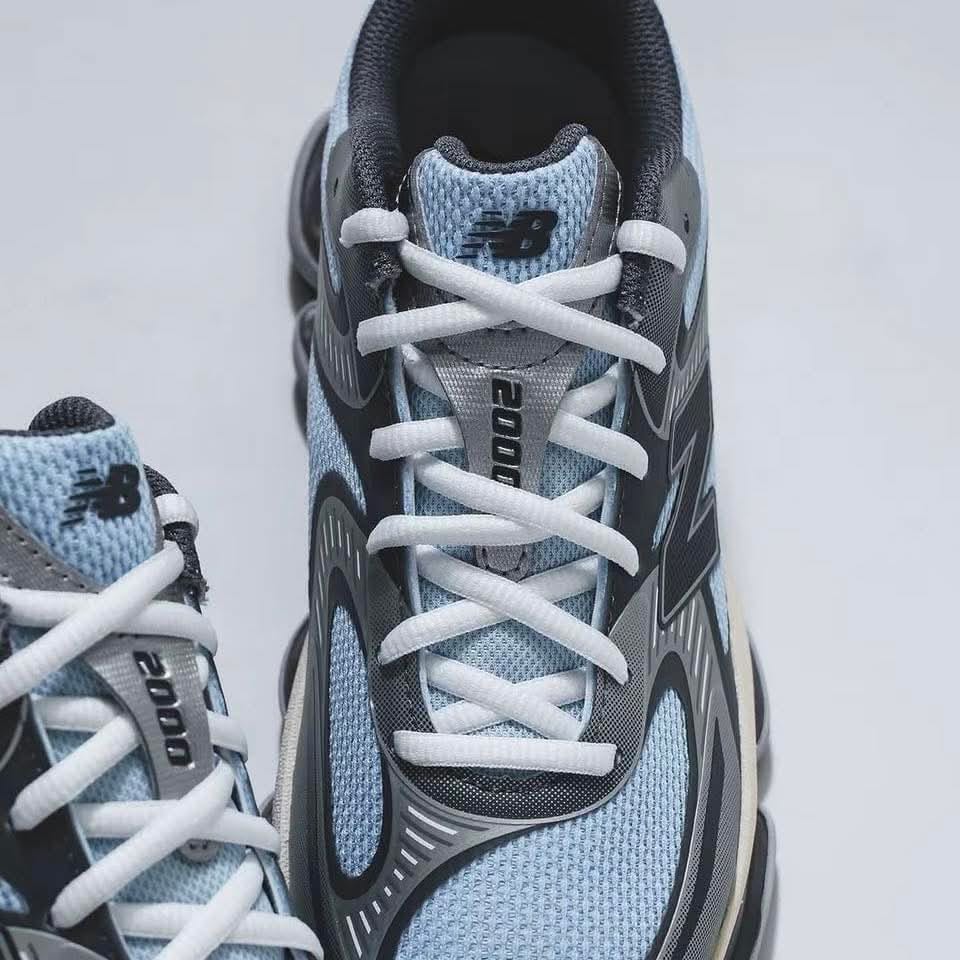 New Balance 2000